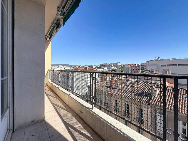 Appartement  T3 traversant avec balcon CINQ AVENUES — photo du bien