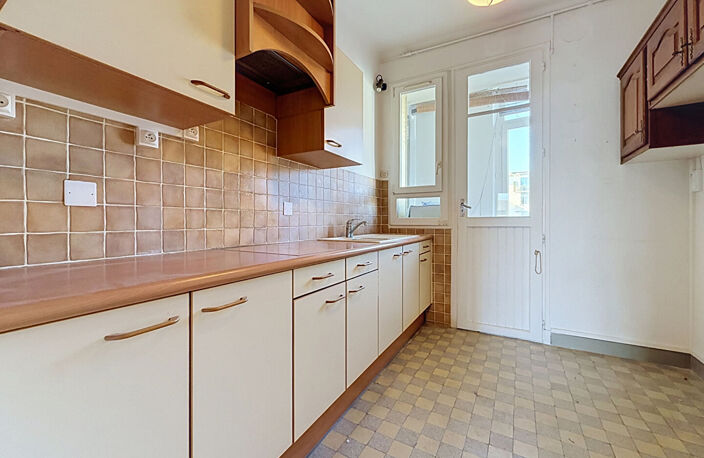 Appartement  T3 traversant avec balcon CINQ AVENUES — photo 4