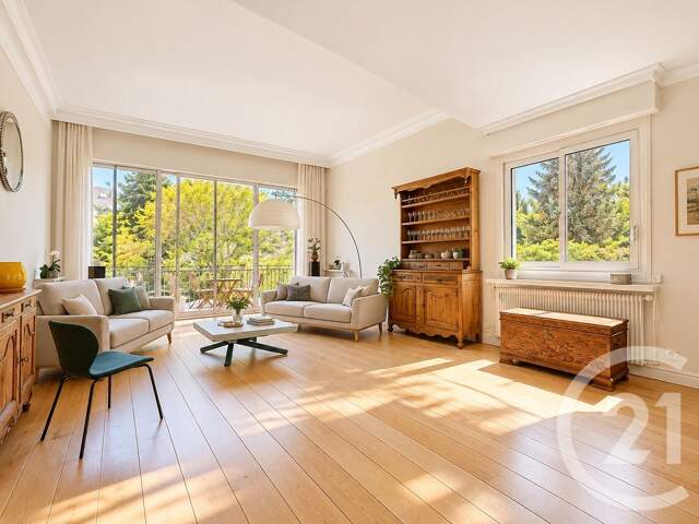 Maison 10 pièces 326 m² à Créteil — photo du bien