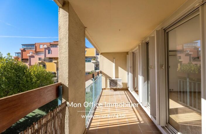 Référence : 7435-NGU - Appartement 5 pièces - terrasse SUD - vue sur végétation et au calme - centre-ville à pied — photo 2