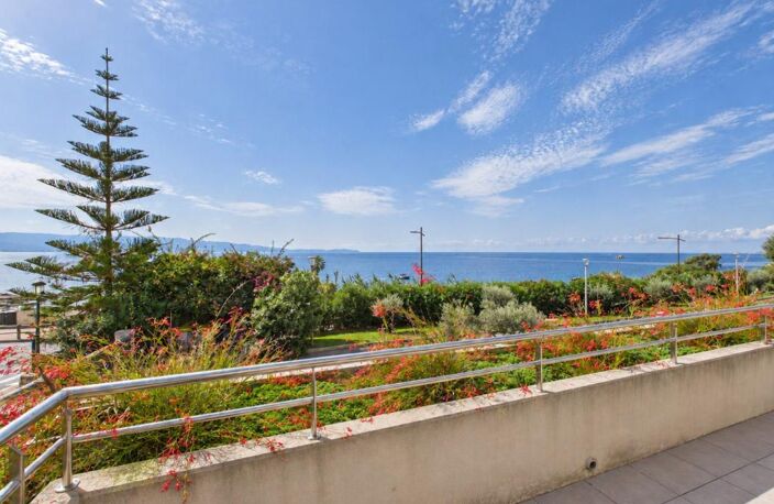 A VENDRE F4 DE STANDING AVEC VUE MER ROUTE DES SANGUINAIRES — photo 5