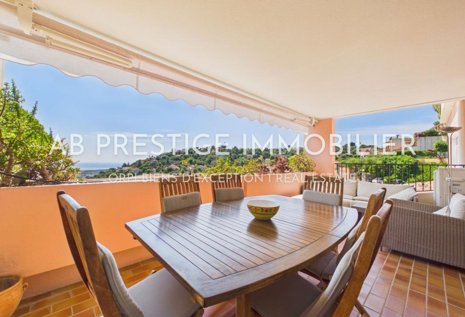 DOMAINE DE BELLEVUE - T4 de 110m² - VUE MER - 2 PARKINGS + CAVE - ETAT PARFAIT — photo 1