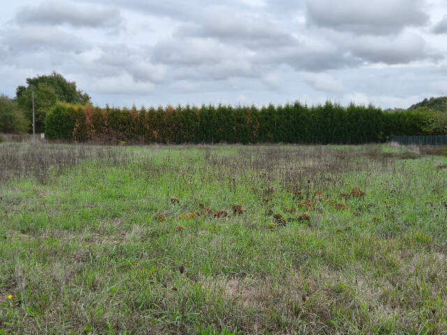 Terrain à bâtir à Parcoul-Chenaud (24410) — photo du bien