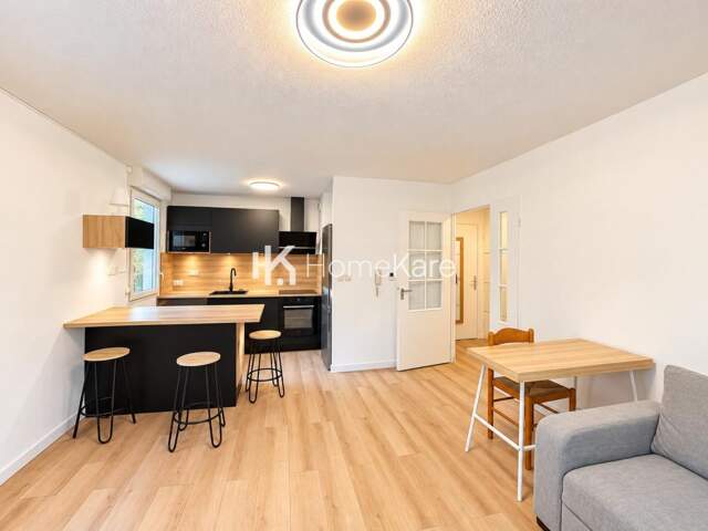MAGNIFIQUE T2 DE 43M2 ENTIÈREMENT RÉNOVÉ AVEC PLACE DE PARKIN — photo du bien