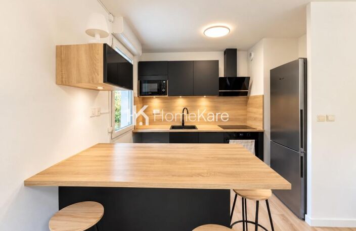 MAGNIFIQUE T2 DE 43M2 ENTIÈREMENT RÉNOVÉ AVEC PLACE DE PARKIN — photo 2