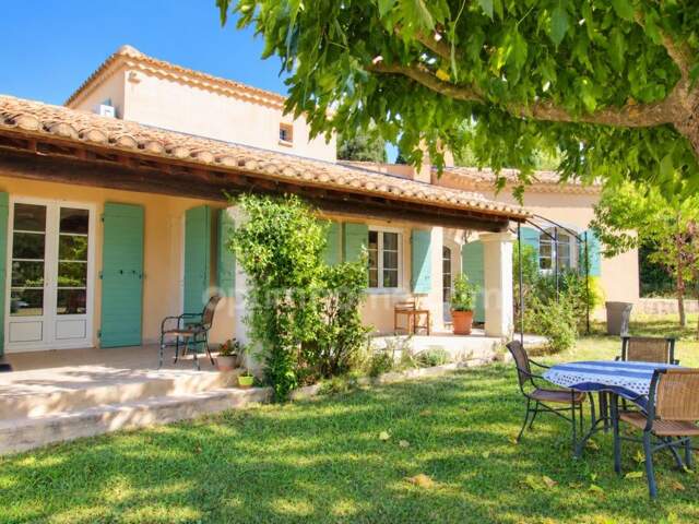 Saint-Rémy-de-Provence – Maison avec piscine, studio indépendant et terrain de 3 000 m² — photo du bien