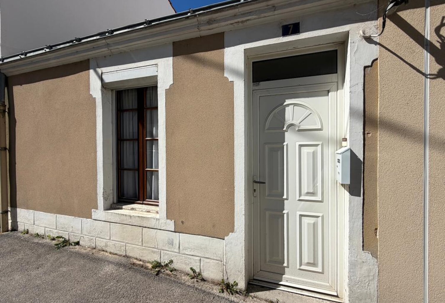 LES SABLES D'OLONNE (85100) RARISSIME ADORABLE MAISON DE PECHEUR A RENOVER AVEC DEPENDANCE ET JARDIN — photo 1