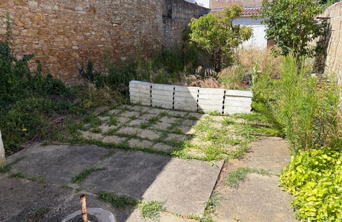 LES SABLES D'OLONNE (85100) RARISSIME ADORABLE MAISON DE PECHEUR A RENOVER AVEC DEPENDANCE ET JARDIN — photo 2