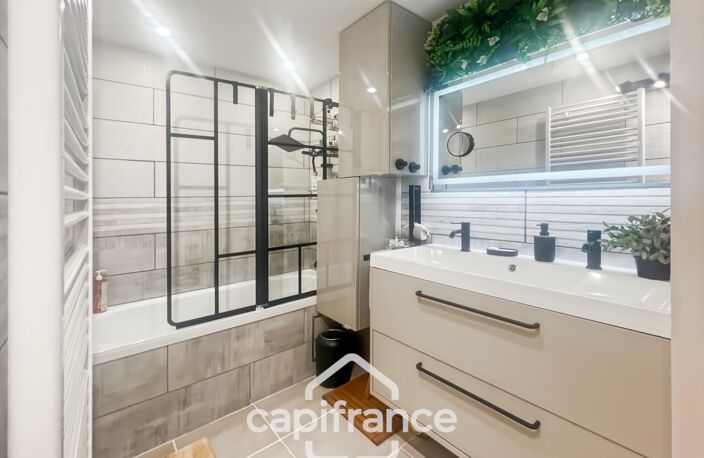 Appartement à vendre 4 pièces LA SEYNE SUR MER (83), grand T4 de 81m2 - Loggia -  Cave — photo 3