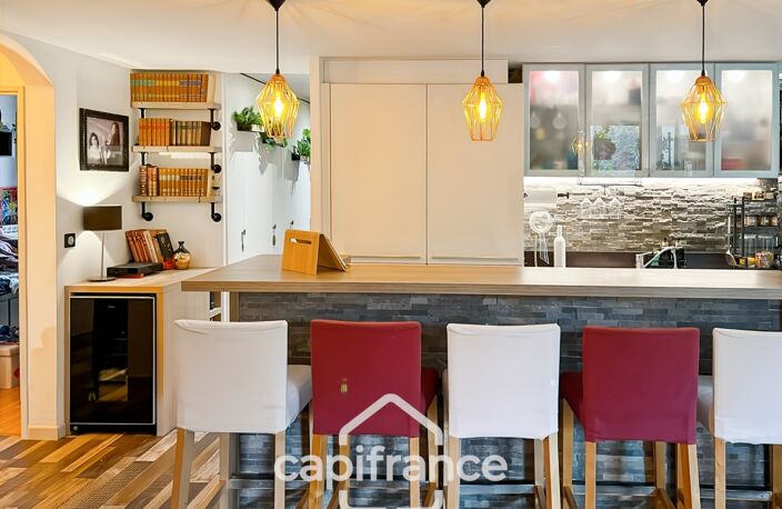Appartement à vendre 4 pièces LA SEYNE SUR MER (83), grand T4 de 81m2 - Loggia -  Cave — photo 4