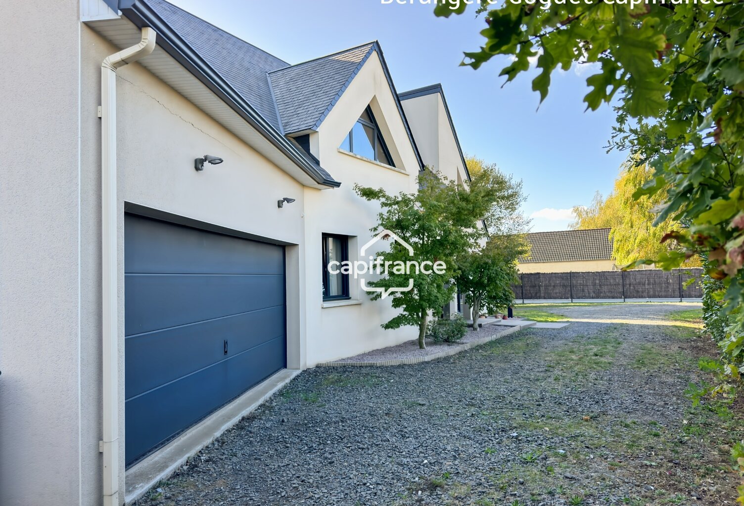 CHANGÉ - Maison d'architecte de 180m² : volumes généreux et luminosité exceptionnelle — photo 1