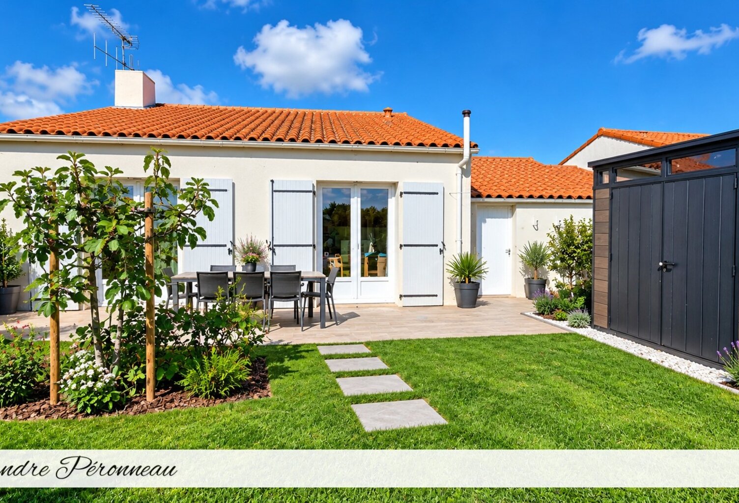 VOUILLÉ-LES-MARAIS – MAISON DE PLAIN-PIED – 2 CHAMBRES – GARAGE – JARDIN — photo 1