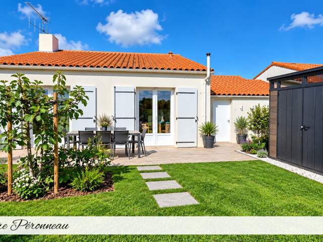 VOUILLÉ-LES-MARAIS – MAISON DE PLAIN-PIED – 2 CHAMBRES – GARAGE – JARDIN — photo du bien