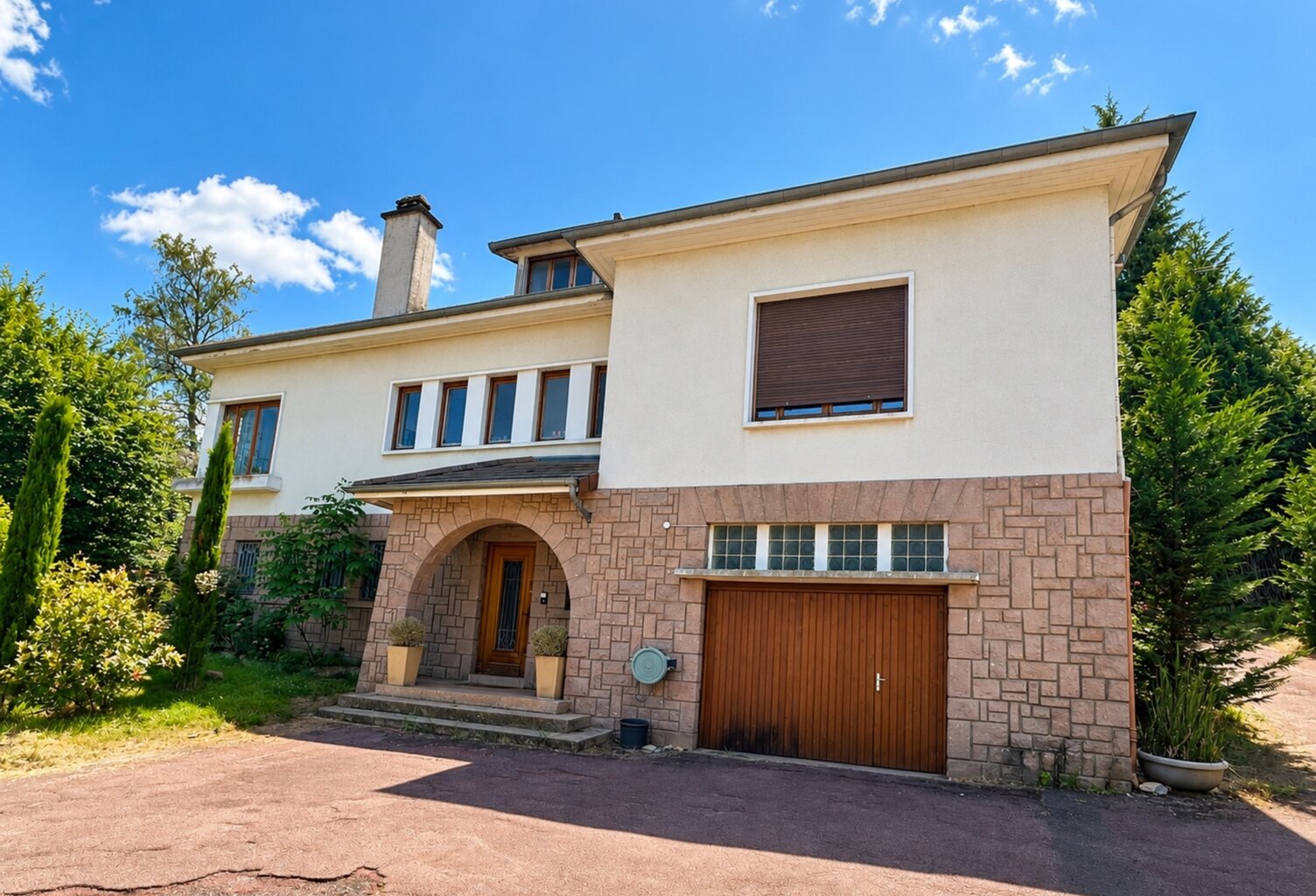 Maison individuelle de 305 m² sur plus de 7 200 m² de terrain – Beaux volumes et fort potentiel — photo 1