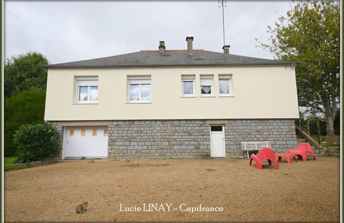 Maison avec batiments en pierre et terrain — photo 2