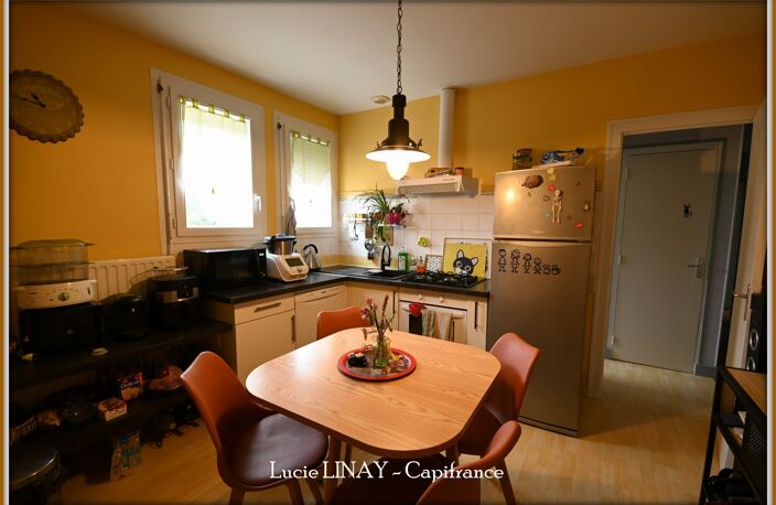 Maison avec batiments en pierre et terrain — photo 3