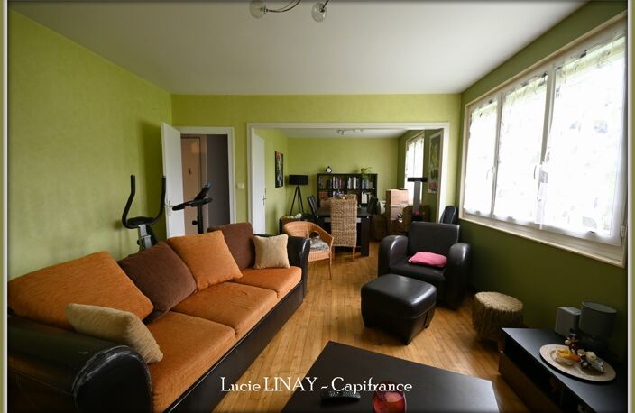 Maison avec batiments en pierre et terrain — photo 4