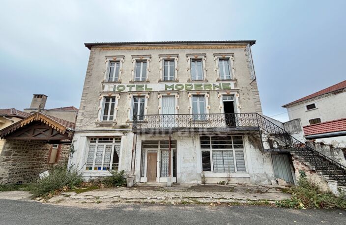 MAISON À RÉNOVER DE 480 M2 SUR 4 NIVEAUX, TERRAIN DE 623 M2, DÉPENDANCES, PROXIMITÉ DES COMMERCES — photo 2