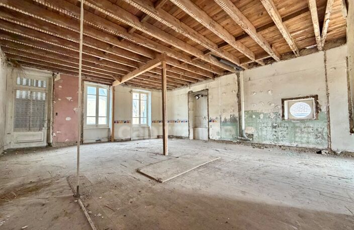 MAISON À RÉNOVER DE 480 M2 SUR 4 NIVEAUX, TERRAIN DE 623 M2, DÉPENDANCES, PROXIMITÉ DES COMMERCES — photo 5