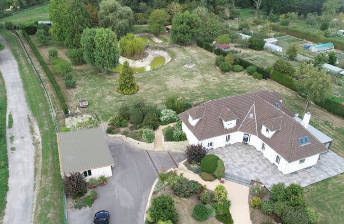LAON (02) à vendre propriété d'exeption de 330 m2 et son terrain de 9000 m2 — photo 2