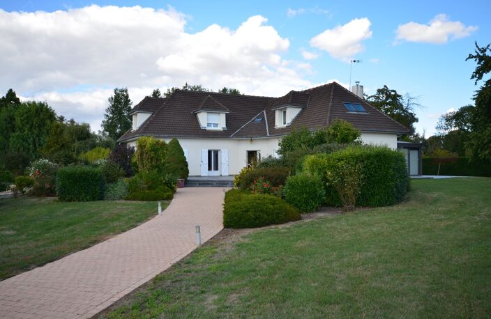 LAON (02) à vendre propriété d'exeption de 330 m2 et son terrain de 9000 m2 — photo 4