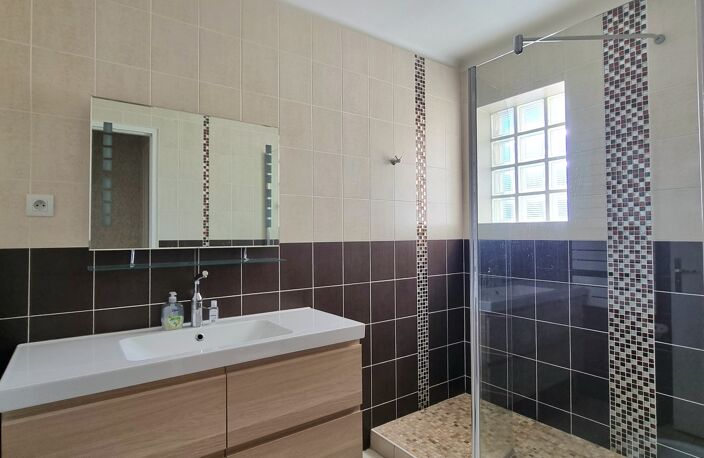 Champigny sur Marne quartier recherché de Coeuilly Limite Villiers sur Marne Pavillon familiale 143 m² au sol - Terrain 399m2 Dépendance / Atelier 78m2 - RER E 10 mn à pied — photo 5