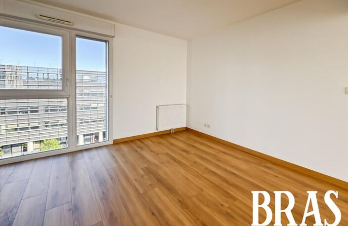 APPARTEMENT 4 CHAMBRES - BALCON - DOUBLE GARAGE — photo 3