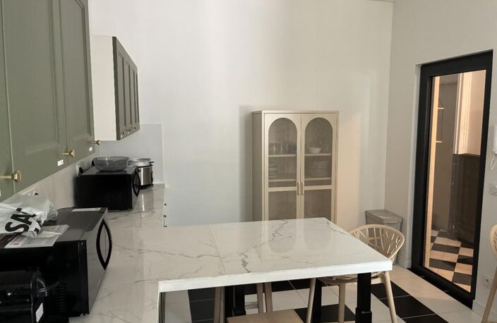 GRANDE COLOCATION AVEC JARDIN - SAINT GENES — photo 3