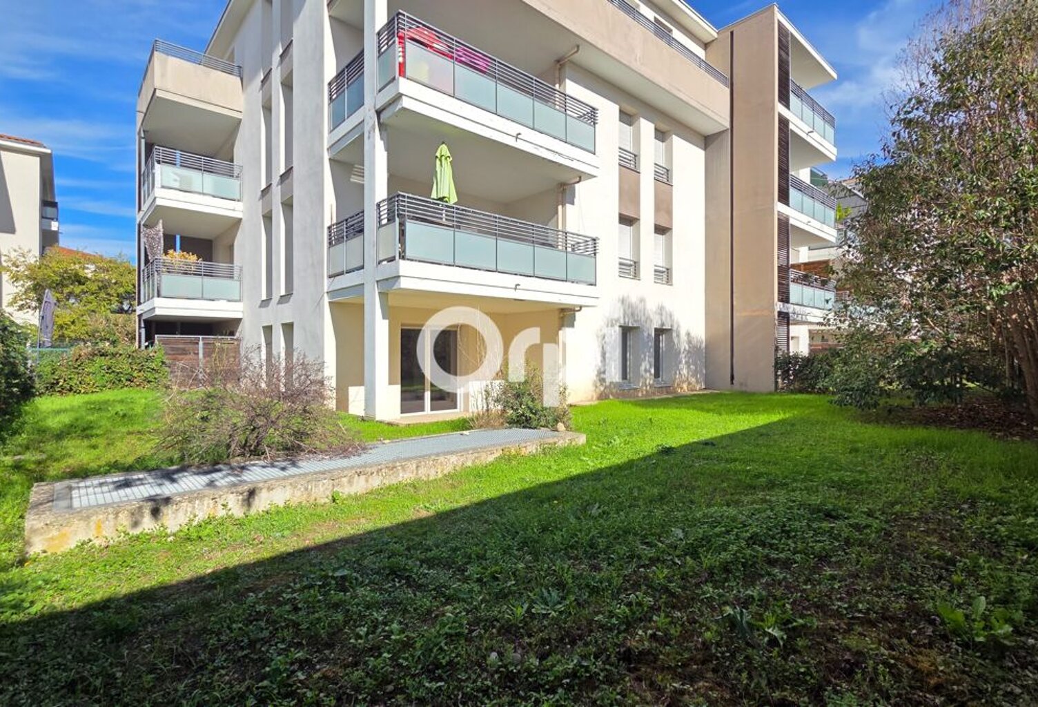Coup de cœur à Meyzieu — Rez-de-jardin d'exception T3 de 150 m² exposé Sud — photo 1