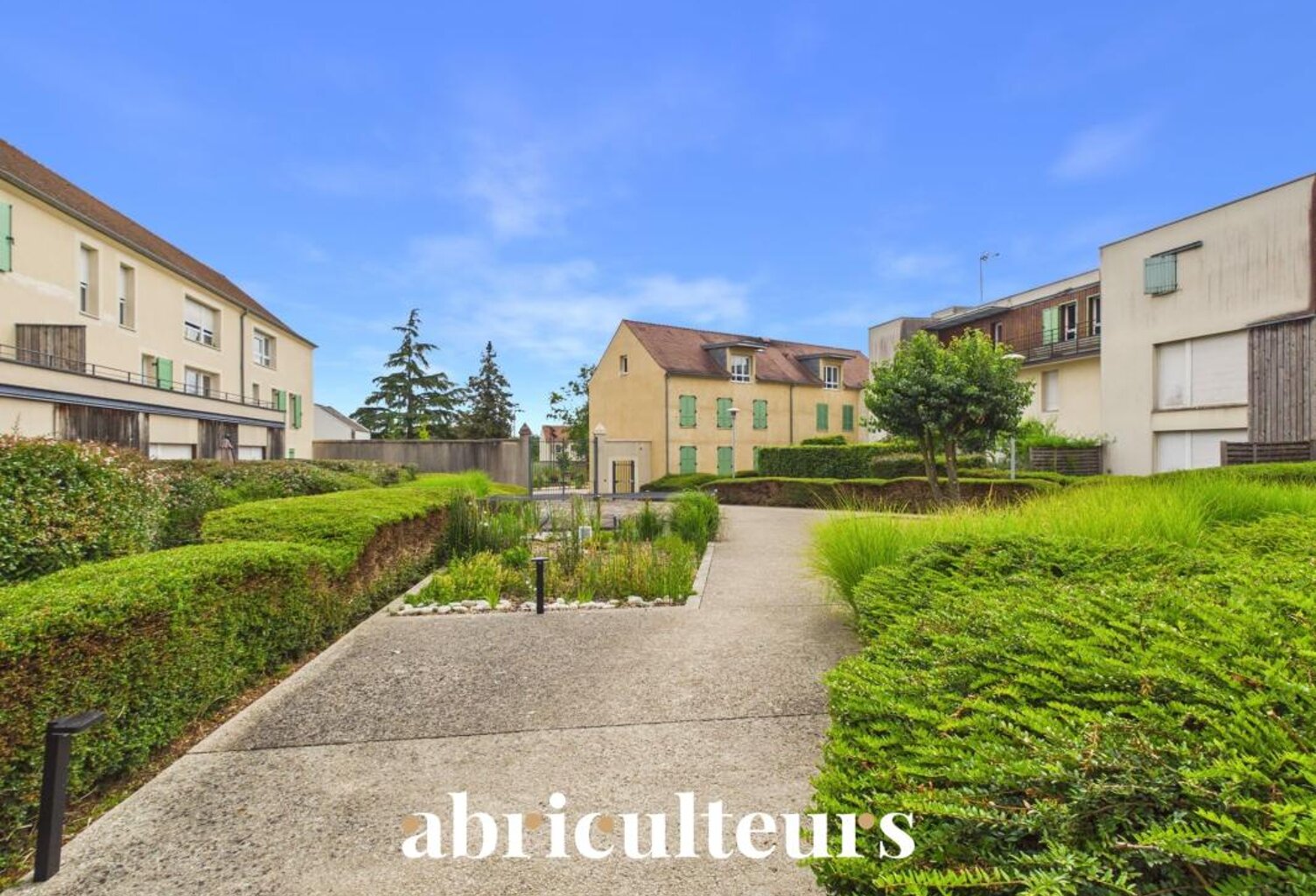 Coup de cœur : Appartement T2 de caractère au sein d’une ancienne Grange Dîmière en vente à Survilliers (95470) — photo 1