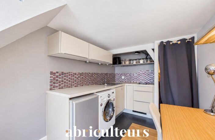 Duplex sous les toits, 3 m sous plafond, Paris 1er (Sentier / Palais-Royal) — photo 3