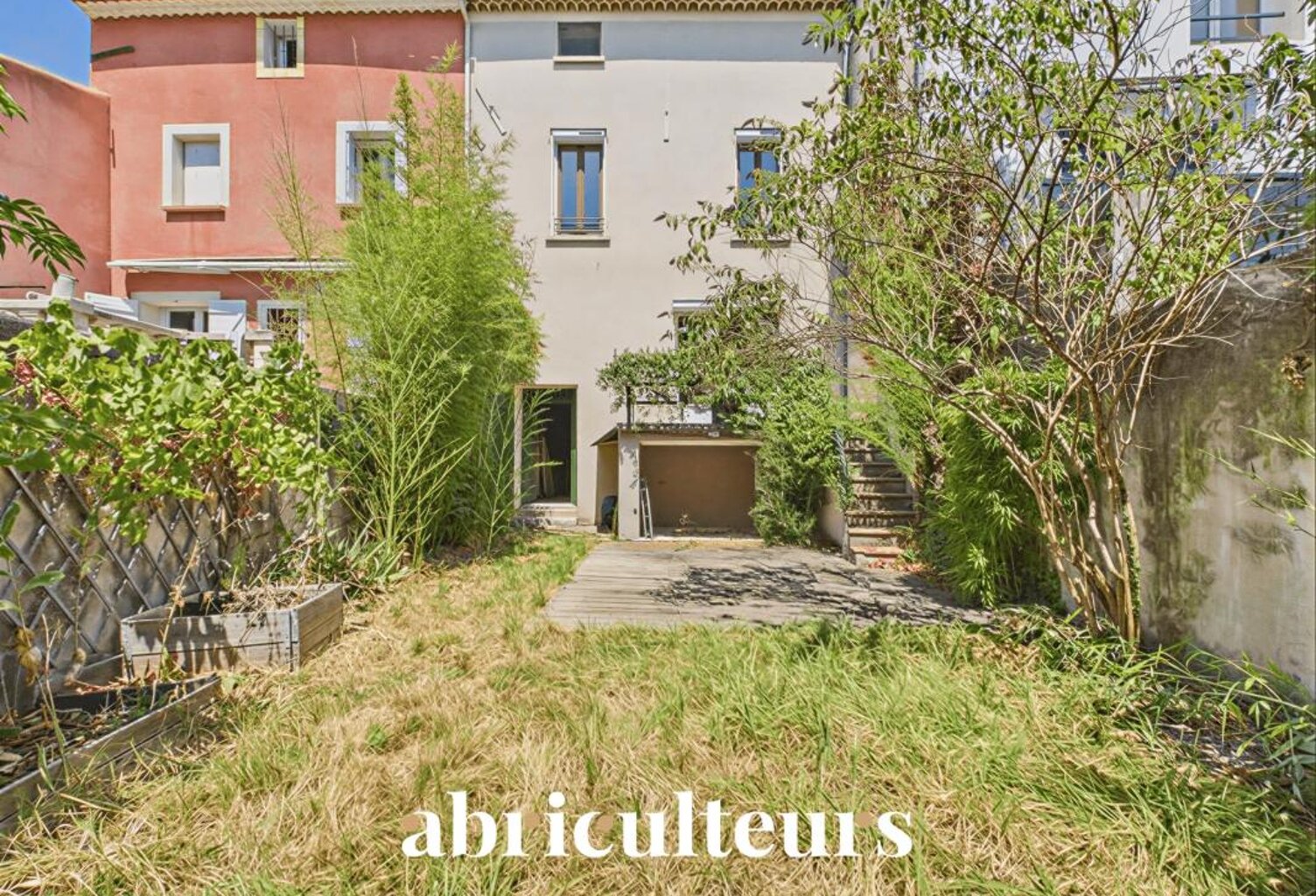 Maison de village avec jardin, garage, cave et grenier aménageable à Saint-Cannat — photo 1
