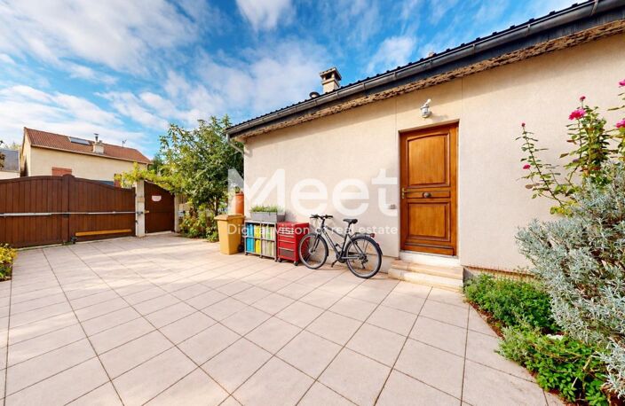 VENTE EN NUE-PROPRIÉTÉ - ENSEMBLE IMMOBILIER ATYPIQUE SUR 546 m² DE TERRAIN - VITRY-SUR-SEINE — photo 3