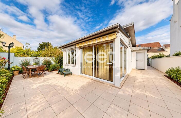 VENTE EN NUE-PROPRIÉTÉ - ENSEMBLE IMMOBILIER ATYPIQUE SUR 546 m² DE TERRAIN - VITRY-SUR-SEINE — photo 5