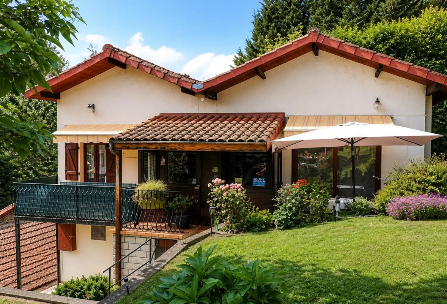 Maison de 6 pièces de 126 m² à Olliergues — photo 1