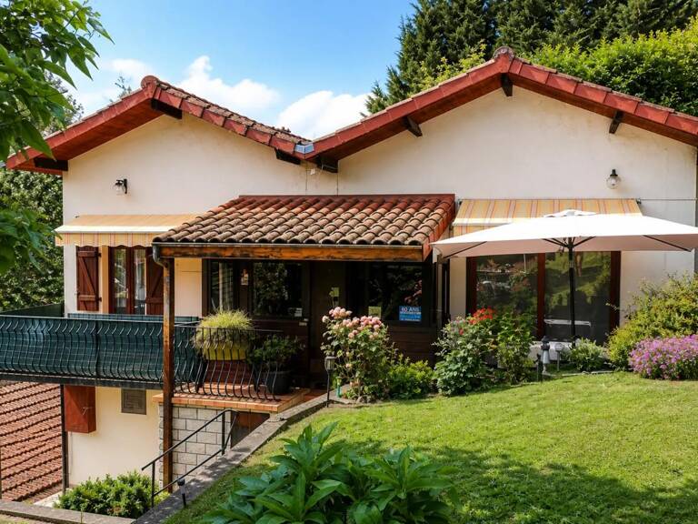 Maison de 6 pièces de 126 m² à Olliergues — photo 1