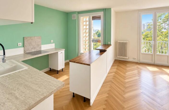 Appartement de 4 pièces de 70 m² à Saint-Fons — photo 2