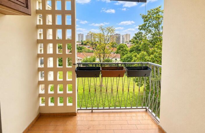 Appartement de 4 pièces de 70 m² à Saint-Fons — photo 3