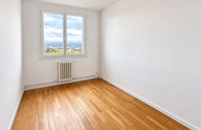 Appartement de 4 pièces de 70 m² à Saint-Fons — photo 5