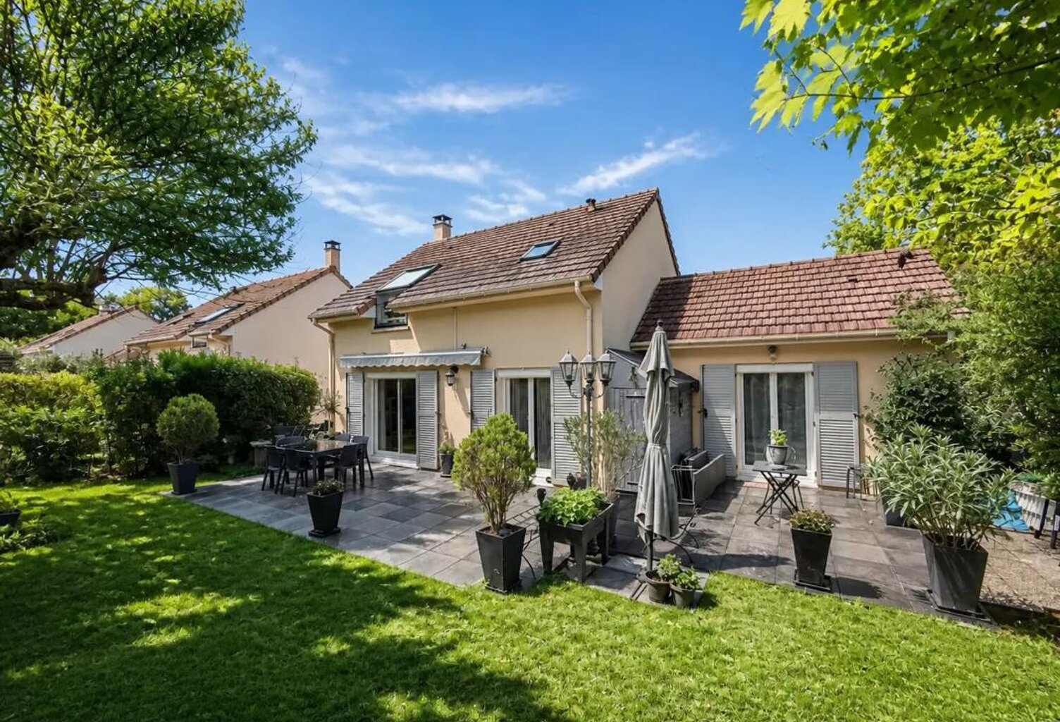 Maison de 6 pièces de 137 m² à Évry-Courcouronnes — photo 1