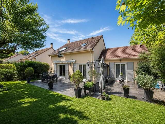 Maison de 6 pièces de 137 m² à Évry-Courcouronnes — photo du bien