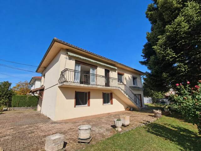 Maison de 147 m² à Montréjeau avec jardin — photo du bien