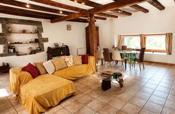 Maison de 10 pièces de 225 m² à Saint-Flour — photo 4