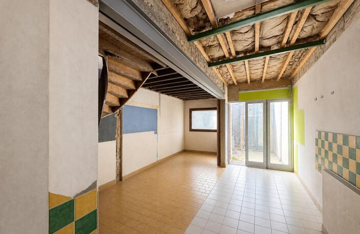 Maison A RENOVER 120 m², 5 pces avec TERRASSE en vente à Roubaix — photo 2