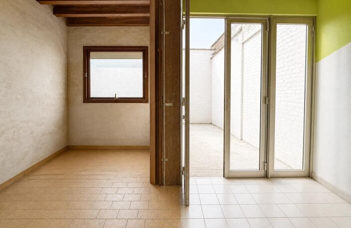 Maison A RENOVER 120 m², 5 pces avec TERRASSE en vente à Roubaix — photo 3