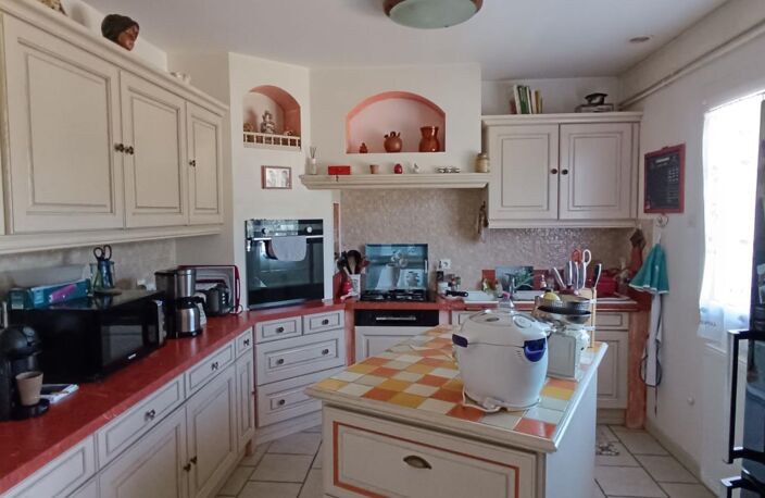 Maison de plain-pied avec jardin, véranda et PAC — Avoine (37420) — photo 5