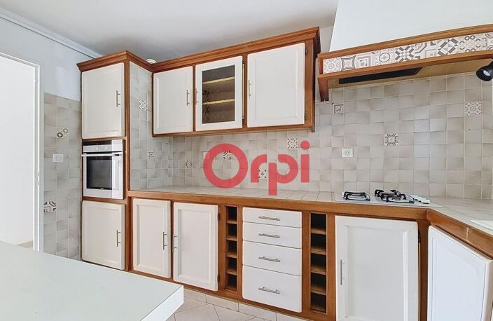 Appartement À Vendre t3 avec grande terrasse de 40m² et cave à la Seyne sur mer — photo 4