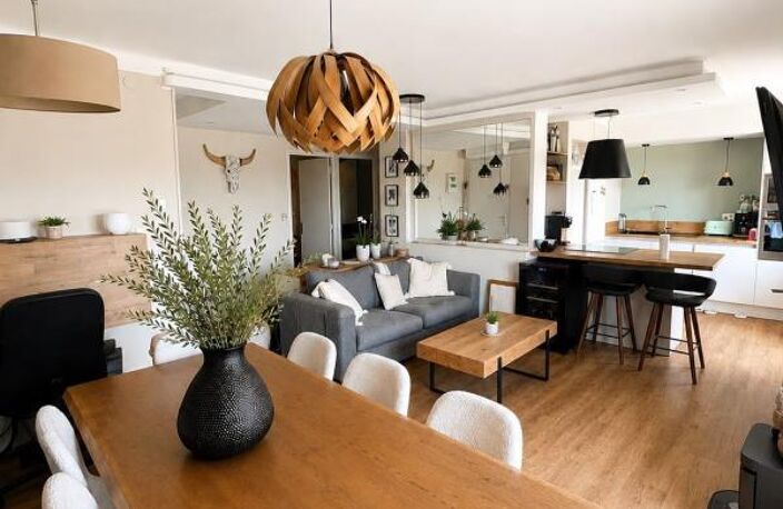 A VENDRE  TOULON 83100 BEL APPARTEMENT 3 PIECES RENOVE AVEC TERRASSE QUARTIER LE FARON — photo 2