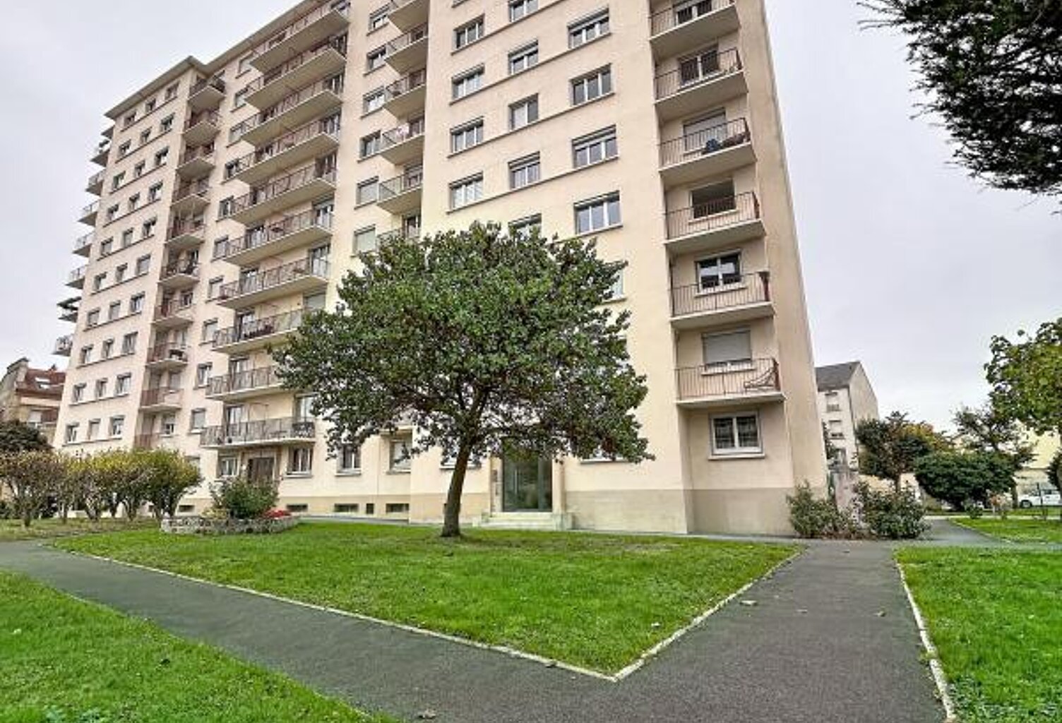 Appartement À Vendre — photo 1