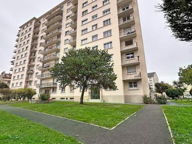 Appartement À Vendre — photo du bien